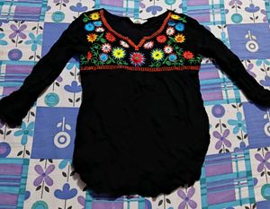 ❗️Free Delivery ❗️Beautiful Embroidery Top🖤