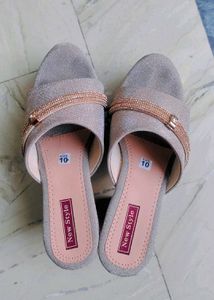 heel sandals