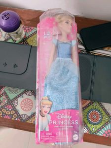 Disney Princess Cinderella Fashion Doll.
