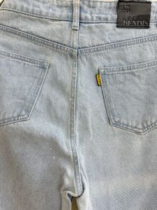 Light Wash High Rise Straight Leg Jeans