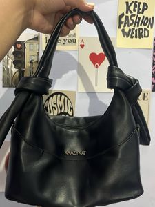 🖤 Black Leather Sling Bag