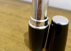 Avon Ultra color Lipstick, - Mauve