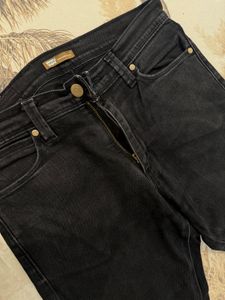 Men Levi’s Black Denim Jeans