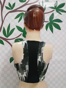 (900)Abstract Print Crop Top