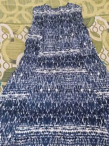 Stylish Blue &amp; White Print Sleeveless Dress