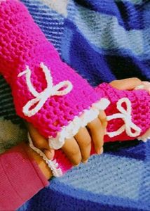 Crocheted Arm Warmers with Bows