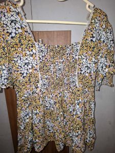 Floral Print Puff Sleeve Top