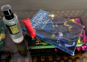 ⚡ Harry Potter Books 1 & 2 Bundle(like new) 🪄
