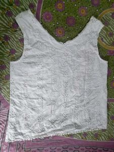 Chic White Eyelet Sleeveless Top