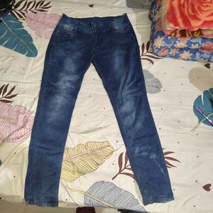 Stylish Blue Wash Jeans for Women