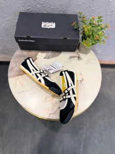 Onitsuka Girls