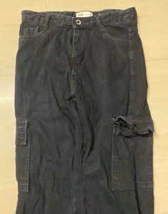 black cargo pant
