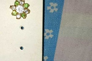 Sparkling Flower Nose Pin