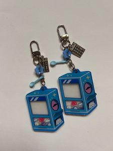 Acrylic vending Machine Shaker Keychain ❤️