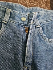 Distressed Wide Leg Jeans