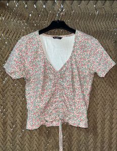 Zudio Floral Ruched V-Neck Crop Top