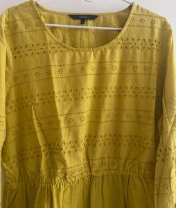 Vero Moda - Schiffli Embroidered Peplum Top
