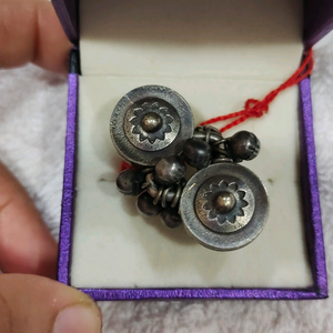 Silver look alike finger ring