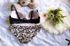 Elegant Lace Bra with Floral Embroidery brief 👍