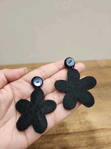 Black &amp; Yellow Beaded Flower Earrings