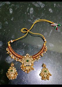 Exquisite Kundan & Emerald Necklace Set