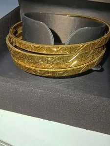 Elegant Bentex Gold Bangle Set