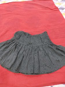 Chic Grey Floral Pleated Skirt
