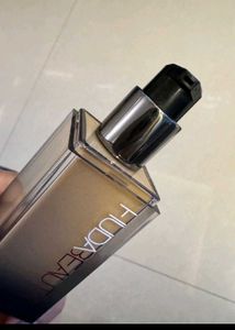 Huda Beauty Foundation Bottle
