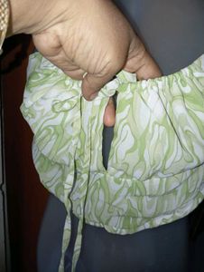 Green &amp; White Swirl Print Crop Top