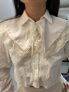 Lace Trimmed Detachable Collar