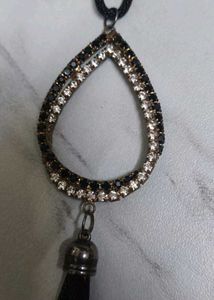 Stylish Teardrop Pendant Necklace