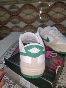 Nike Dunk Low SB Sneakers
