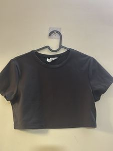 H&M Black Cropped T-Shirt