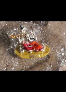 Radha Krishna Idol Car dignity