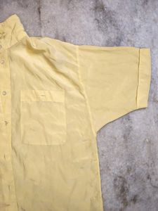 so cool oversized Yellow Short Sleeve Button-U