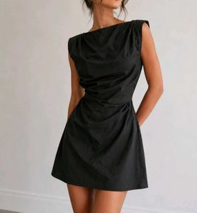 Chic Black Sleeveless Dress