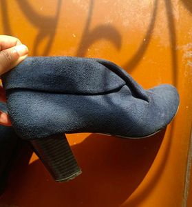 Lemon &amp; Pepper Blue Suede Ankle Boots