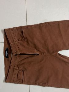 High-Waisted brown jeans