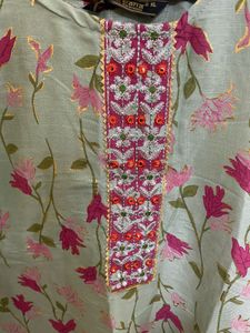 Elegant Purple Kurta Set And Green Pijama Se