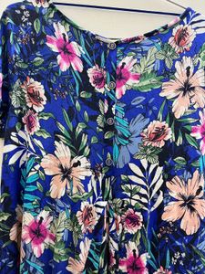 Vibrant Floral Print Short Sleeve Top