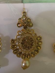 Earring and Tika Set