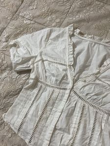 Chic White Short-Sleeve V-Neck Blouse