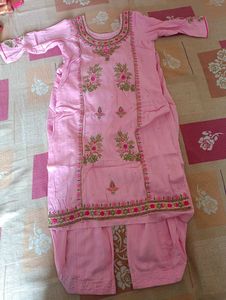 Elegant Pink Embroidered Kurta Set
