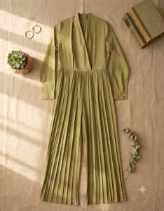 Chic Pleated Wide-Leg Jumpsuit