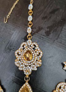 Stunning Gold Maang Tikka &amp; Earring Set