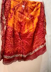 Vibrant Bandhani duppata