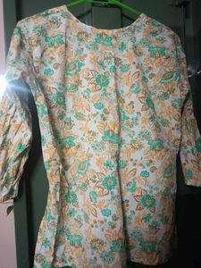 Pretty Floral Print  short Kurti