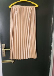 Elegant Pleated Midi Skirt