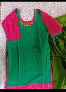 Green Kurta Set with Pink Print