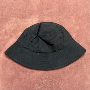 H&amp;M | Y2K Bucket Hat